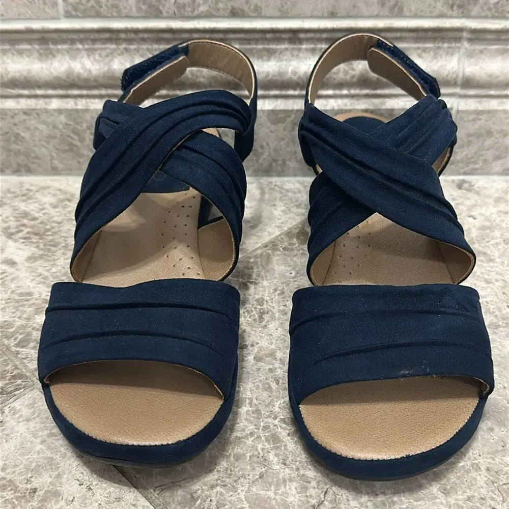 Me Too Yasmin Sandal Navy Size 7.5 Open Toe Chunky Heel Box Included
